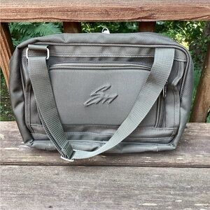 Stone Mountain 🆕WOT travel bag,tons of storage compartments, nylon carry strap